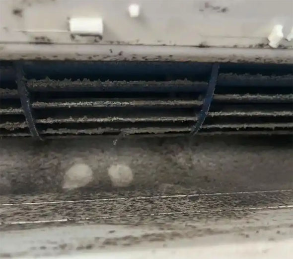 营口空调吹的风有股烧焦味是怎么回事